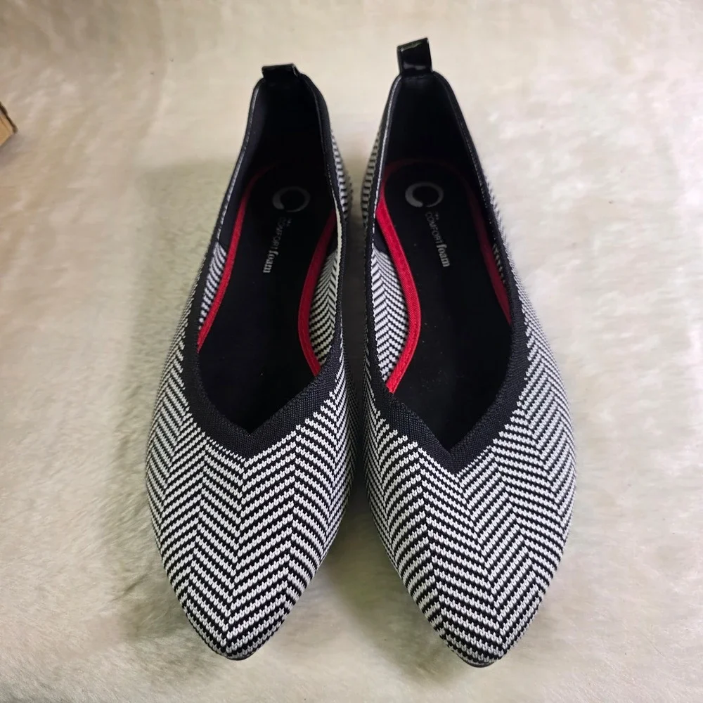 Journee Collection Ballet Stretch Flats Black White  Pointed Toe Women 7.5 NEW